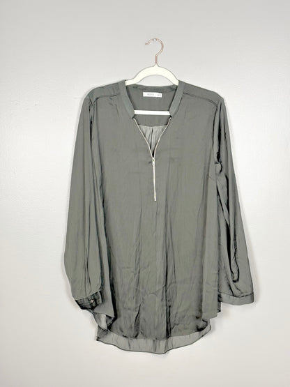 XXL - Ricki’s Nursing-Friendly Grey Zip Blouse