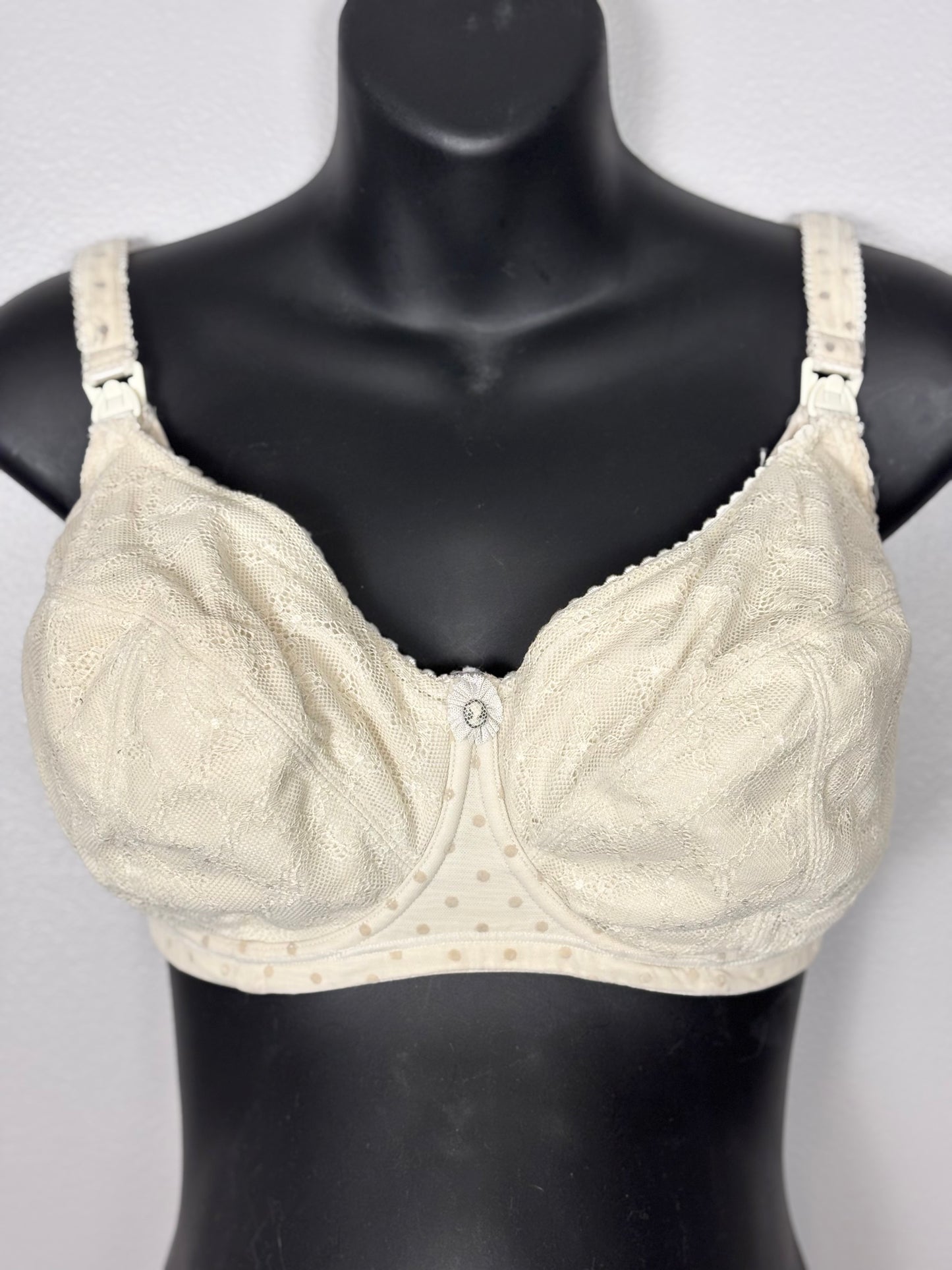 32K - Cake Taffy Busty Nursing Bra