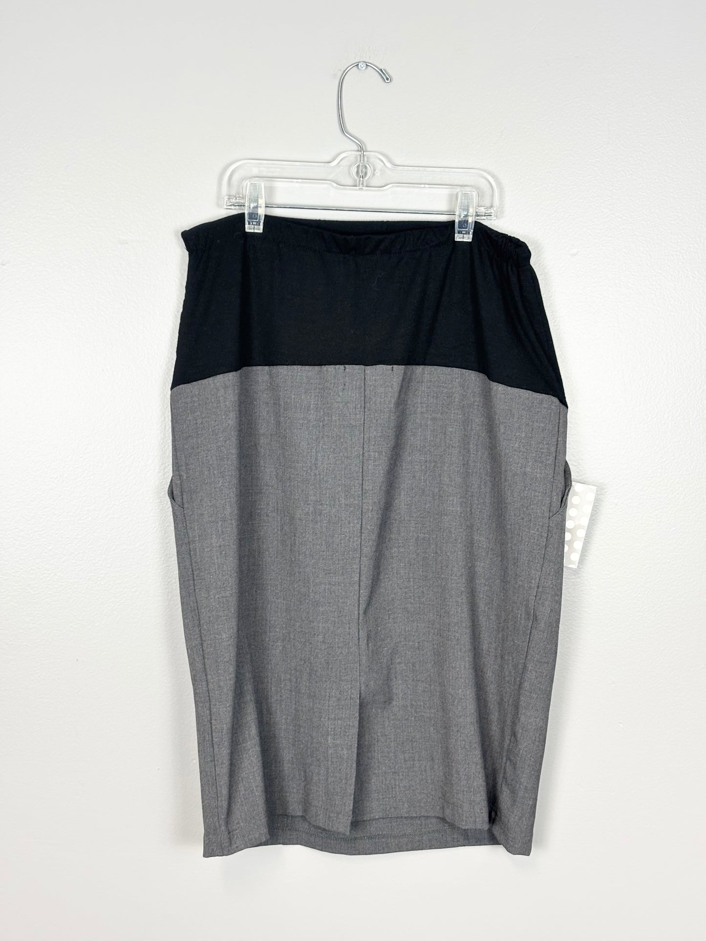 M - Modern Mommy Grey Adjustable Waist Skirt