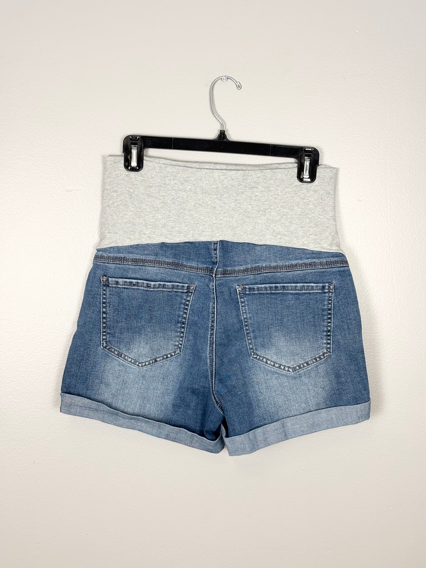 M - Thyme Maternity Shorts