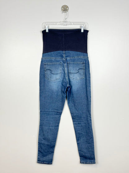 M - Levi’s Maternity Slim Fit Jeans