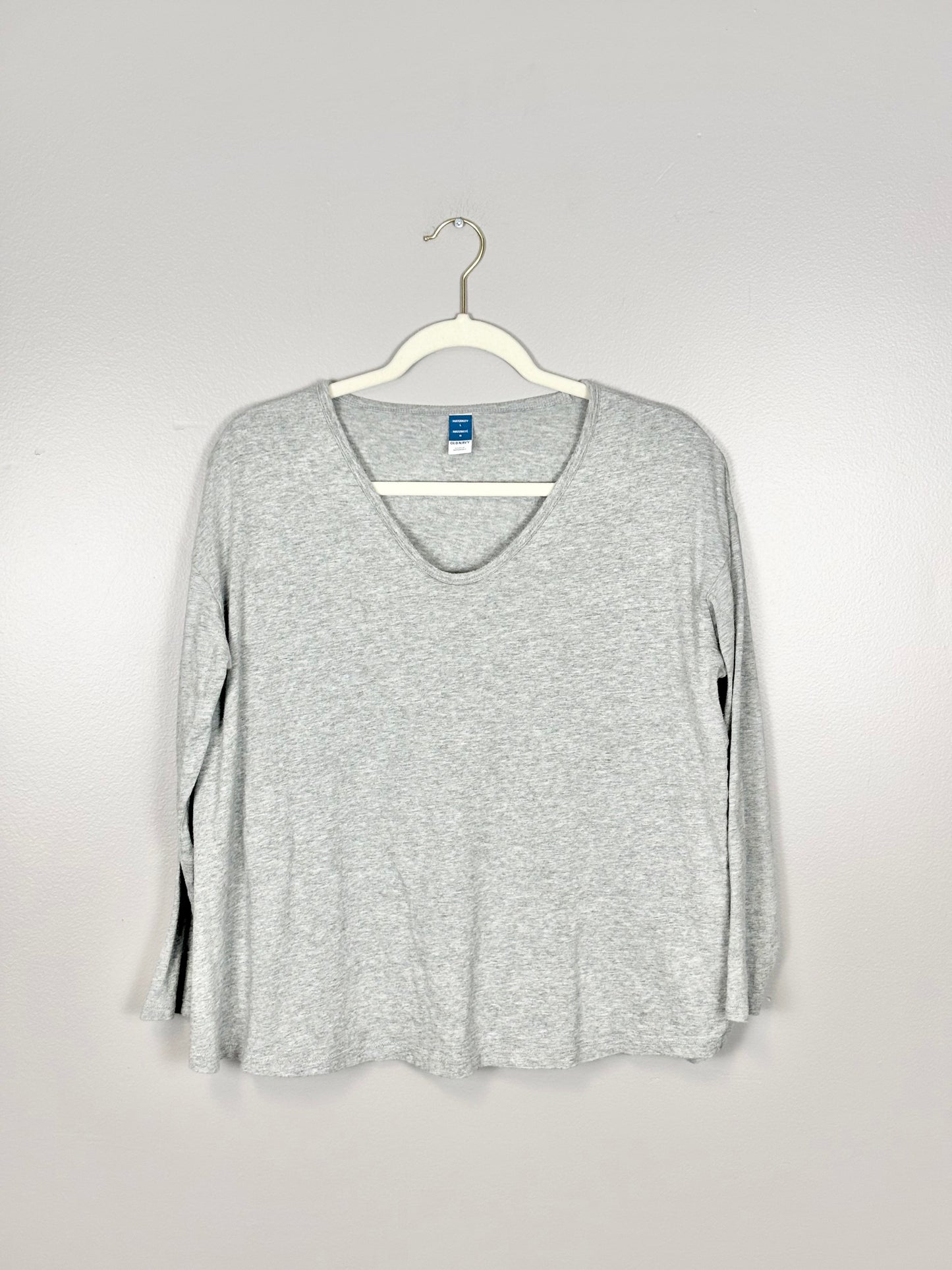 L - Old Navy Grey Maternity Top