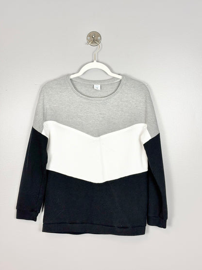 M - IFFEI Black & White Nursing Sweater